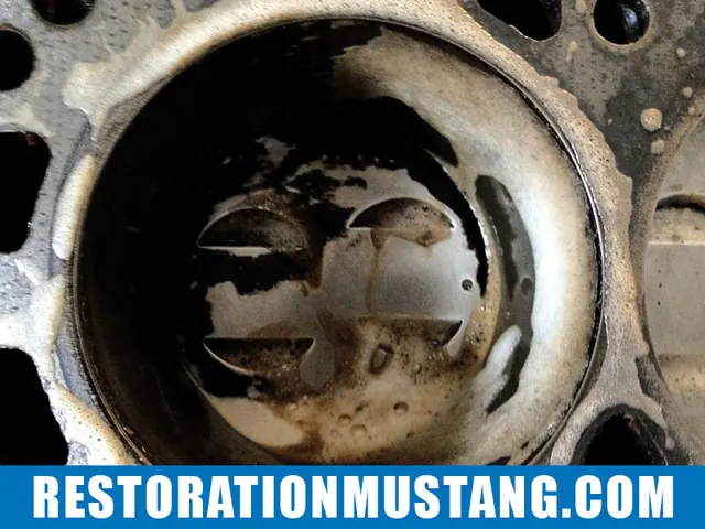 How To Clean The Carbon From Top Of Pistons | Using Only Household Products