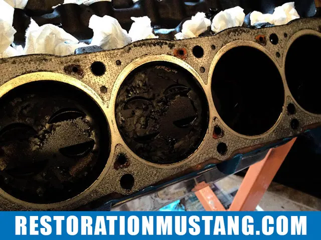 How To Clean The Carbon From Top Of Pistons | Using Only Household Products
